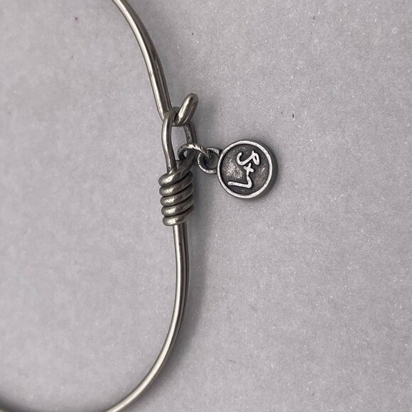 L+S Faceted Blue Beads Wire Bangle Bracelet Silver Tone Hook Closure - Picture 7 of 7